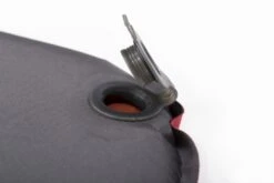 Exped SIM Comfort Duo 7.5 Zelfopblazende Slaapmat -Camping Promotiewinkel 1267 1900 6184 sim comfort valve open 5472x3648 1