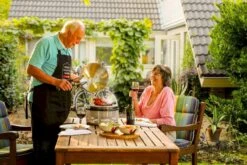 Cobb Pro Premier Air Houtskoolbarbecue - Grijs -Camping Promotiewinkel 1267 1900 p1090050 met rook 25