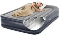 Intex Deluxe Pillow Rest Raised Luchtbed - Queensize - Ingebouwde Elektrische Pomp -Camping Promotiewinkel 1320 1900 64136 inuse 2020 300