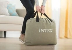 Intex Prime Comfort Luchtbed - Queensize - Ingebouwde Elektrische Pomp -Camping Promotiewinkel 1320 1900 64164 inuse2 2020 300