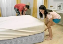 Intex Supreme Air Flow Luchtbed - Queensize - Ingebouwde Elektrische Pomp -Camping Promotiewinkel 1320 1900 64490 inuse1 2020 300