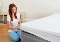 Intex Prime Comfort Luchtbed - Queensize - Ingebouwde Elektrische Pomp -Camping Promotiewinkel 899 1294 64162 inuse1 2020 300