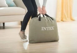 Intex Prime Comfort Luchtbed - Eenpersoons - Ingebouwde Elektrische Pomp -Camping Promotiewinkel 899 1294 64162 inuse2 2020 300