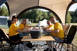 LotusGrill XL Hybrid Houtskoolbarbecue - Rood -Camping Promotiewinkel lotusgrill groepsfoto 1